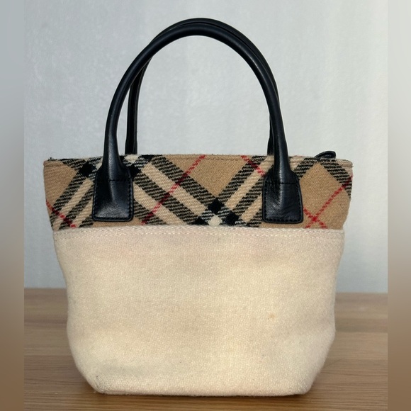 Burberry's Handbag - Picture 3 of 15